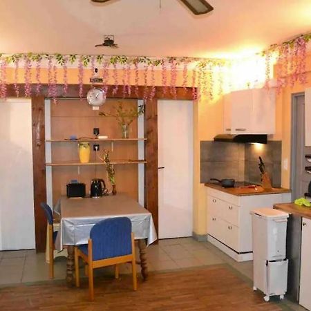 Leleka Hostel Esbly 外观 照片