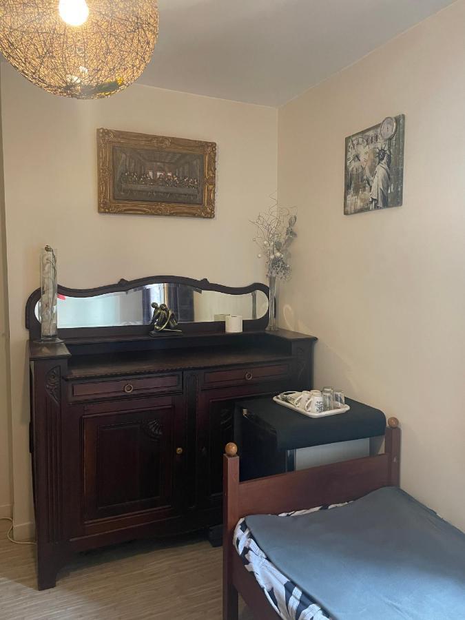 Leleka Hostel Esbly 外观 照片